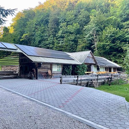 Wooden Cabin Kamna Gorica Eksteriør billede